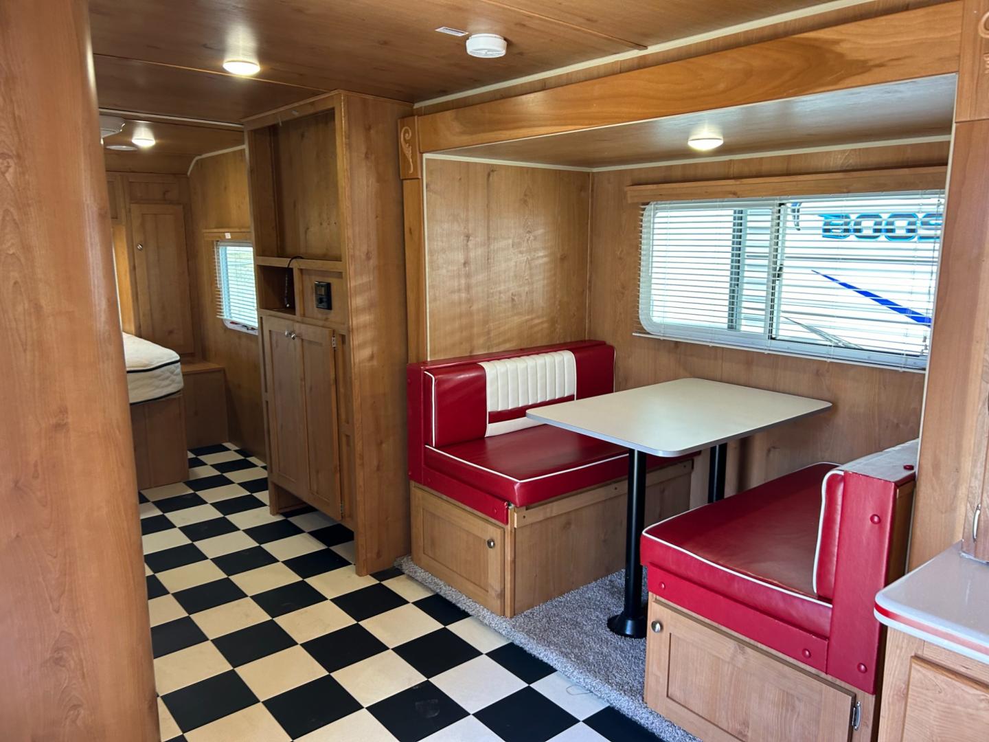 2020 RED /TAN Riverside RV RETRO 199FKS (59CCC3420LL) , located at 17760 Hwy 62, Morris, OK, 74445, 35.609104, -95.877060 - Photo#5